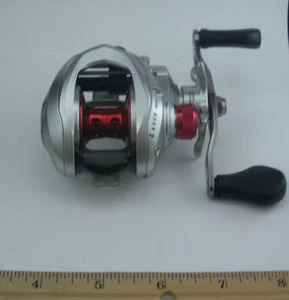 Lews LSG1HAMG Laser MG Speed Spool 8BB Baitcast Reel Gear Ratio 6.8-1 - Picture 1 of 6