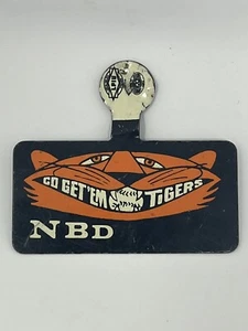 1968 GO GET EM DETROIT TIGERS NBD LAPEL PIN Baseball Pin - Picture 1 of 3