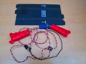 Vtg 1966 Strombecker Starter Terminal Straight Track & 2 Controllers 1/32 Scale - Picture 1 of 3