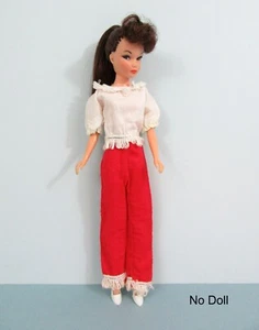 Vintage Clone Barbie SET PANTALONI CON FRANGE ROSSE E BIANCHE con SCARPE - Miss Suzette, Wendy - Foto 1 di 11