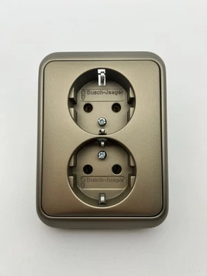 Busch Jaeger alpha nea bronze 2in1 UP Doppel Schuko Steckdose neu Kratzer Lesen - Bild 1 von 2