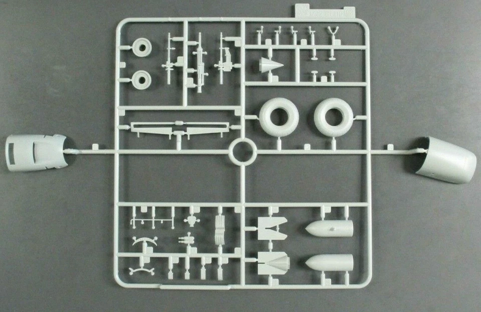 Dragon 1/32nd Scale Bf110D-1/R1 Dackelbauch Parts Tree G from Kit No. 3207 - Image 1 of 1