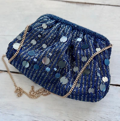 Bolso sin asas Anthropologie con cuentas espejo azul marino cadena dorada convertible formal Foto 1 de 4