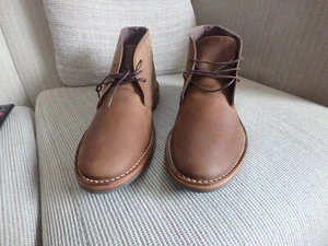 Herren Ben Sherman ""Clinton Stitch Out"" Chukka Stiefel braun neu im Karton - Bild 1 von 8