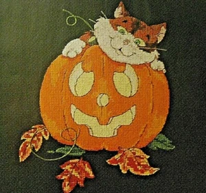 Cross Stitch "PUMPKIN & PATCHES" pattern ~ Halloween, Jack-o-lantern, cat - Picture 1 of 1