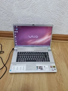 Sony Vaio 16" Laptop VGN-FW11E Intel Core 2 Duo P8400 2.2 In Working Condition - Picture 1 of 5