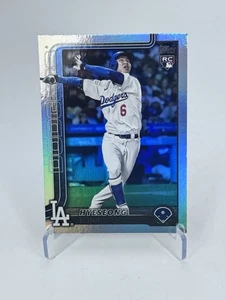 2025 Topps Serie 2 - Hyeseong Kim #573 Rainbow Foilboard (RC); LA Dodgers - Imagen 1 de 2