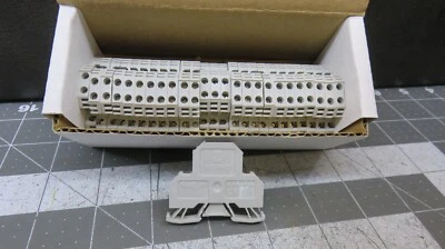 Allen Bradley 1492-WMD1 Terminal Block Lot of 26 - Image 1 of 3