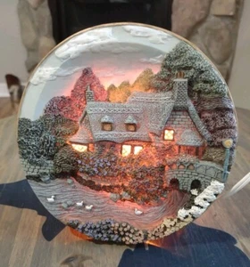 English Country Cottage Plate Night Light Ceramic 3D 6 3/4" House Kincaid Style - Picture 1 of 4