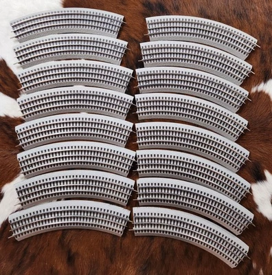 LIONEL SCALE O GAUGE LOT OF 16 CURVED RAIL FASTRACK O-36 FULL CURVE - Image 1 of 4