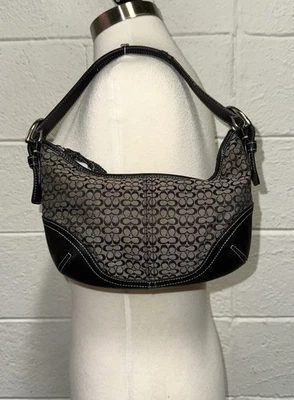 2003 Y2K COACH Soho Mini Hobo Bolsa de Ombro de Couro Jacquard Preta 6351 - Imagem 1 de 4