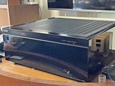 Sony TA-N90ES High-End Stereo  Amplifier - Image 1 of 4