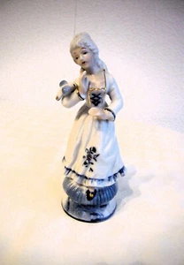 Porzellan Figur Mädchen mit Taube - Bild 1 von 2