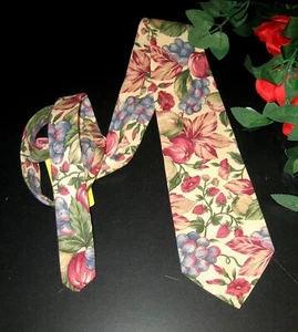 Priatti Men's Floral Fruits Necktie - Picture 1 of 2