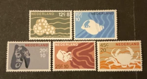 Netherlands Scott #B419-23 never hinged - Picture 1 of 1