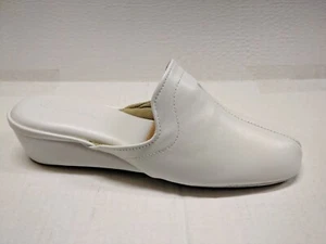 SOMERSBY WOMEN'S BLANCHE COMFY LEATHER INDOOR SLIPPERS - Picture 1 of 7