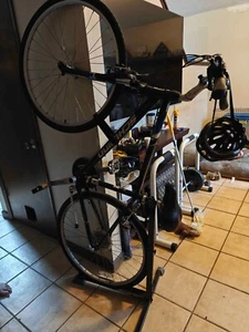 2018 Blue Used Medium 700c Schwinn Freemont Hybrid Men's Bike  (+stand +helmet) - Picture 1 of 1