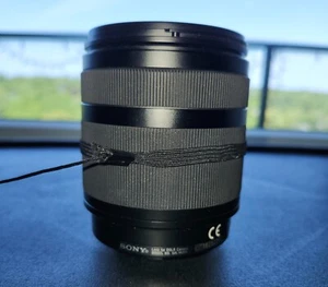 Sony DT 18-200mm f3.5-6.3 Lens SAL18200 Alpha A Mount - Picture 1 of 8