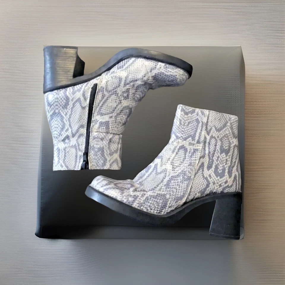 Mujeres Vintage Gruesas y2K Steve Madden Serpiente Estampado Botas Plataforma 39 EE. UU. 8,5 Foto 1 de 4