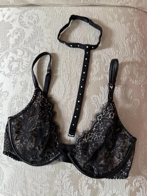NEW Victoria’s Secret Very Sexy Black Lace Unlined Pushup Bra Removable Choker - Image 1 of 4