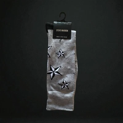 Steve Madden 男士船袜,黑白星星图案。 10-13 码 — 第 1/2 张图片