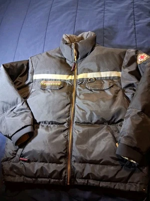 GUESS Duck Down Coat Mens Black Full Zip Large Insulated Winter Parka - Image 1 of 4