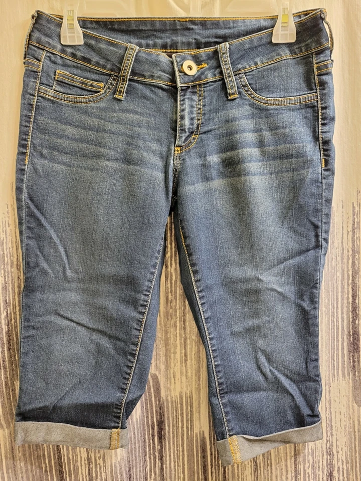 City Streets Juniors Young Misses Blue Jean Bermuda Denim Shorts Size 7 - Image 1 of 4