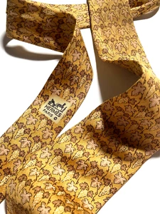 HERMES VINTAGE HOJAS DE VID CORBATA VINO UVAS PLANTA ALTA GAMA FRANCIA AMARILLO - Imagen 1 de 16