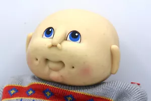 Vintage 1984 Mn Thomas Cabbage Patch Doll Blue Eyes Grey Carousel Horse Sweater - Foto 1 di 5