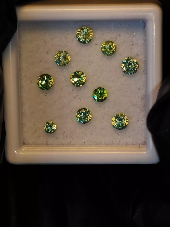 1CT DEMANTOID GARNET SET 10pc 2.5-3mm  URAL HIGH DISPERSION EXСELLENT LUSTER - Image 1 of 4