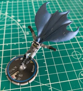 DC Heroclix Loose Single Legacy #083 Batman BLUE RING EXPERIENCED - Picture 1 of 2