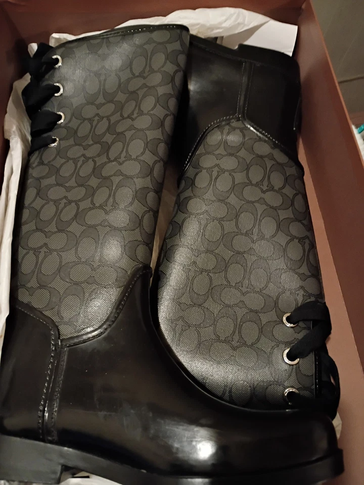 Botas Coach novas em folha 10 nunca usadas na caixa Coach original pagas 105 pedindo 80 - Imagem 1 de 1