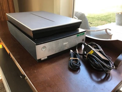 Epson Perfection V700 Photo Flatbed Document and Film Scanner High Res WORKING - Image 1 of 4