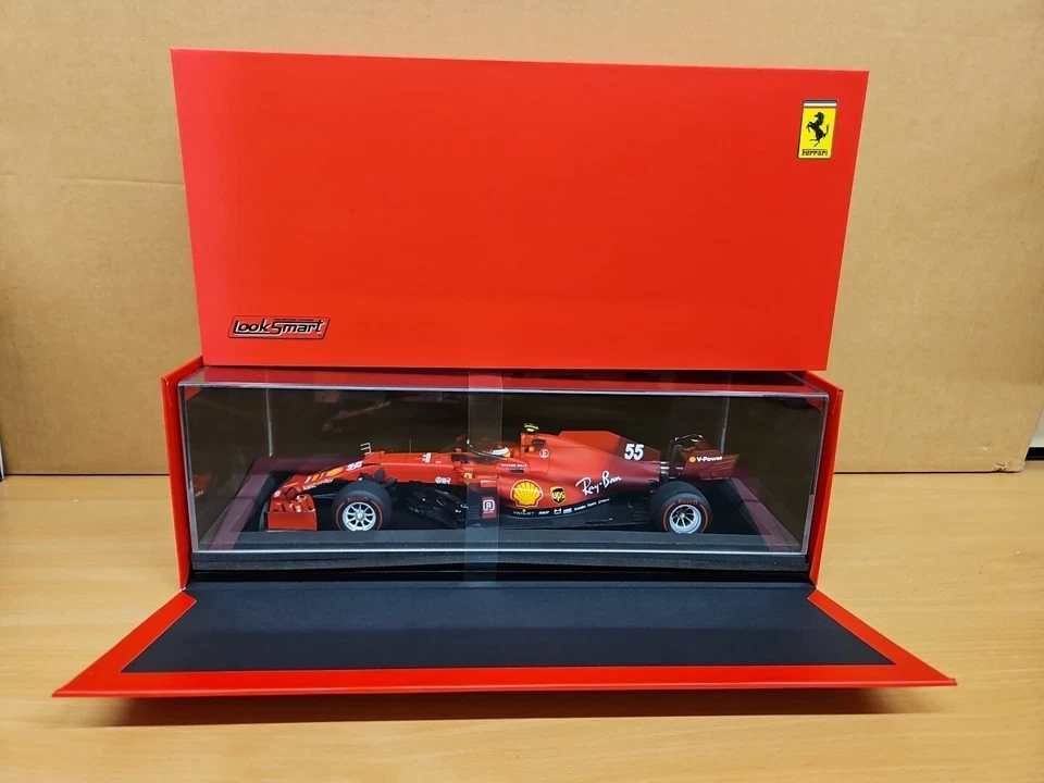 Looksmart Ferrari LS18F1036 1:18 SF21 #55 Carlos Sainz Jr Bahrain GP 2021  - Image 1 of 4