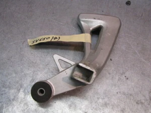 SUZUKI SV650 2002 VOETSTEUNHOUDER FOOTPEG STEP HOLDER REAR RH 43600-19F00 - Picture 1 of 1