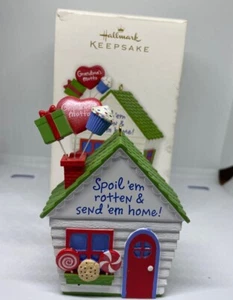 Hallmark Ornament 2010 Good Times At Grandmas House NIB Christmas QXG7463 - Picture 1 of 3
