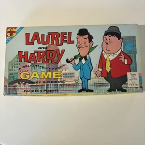 LAUREL e HARDY Scimmia Business Gioco da Tavolo Transogramma 1962 Commedia Incompleto - Foto 1 di 24