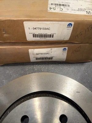 🔥OEM Mopar 4779133AC 2 件套 2001 - 2004 年请参阅说明以了解更多信息 — 第 1/4 张图片
