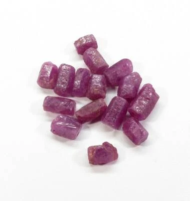 500 CT - 100 Gram AAA Certified 100% Natural Mozambique Ruby Gemstone Rough Lot - Image 1 of 4