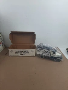 Ertl "1931 Hawkeye" Quaker State Motor Oils Tanker Truck NEW - Picture 1 of 8