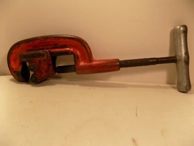 Ridgid No. 202 Heavy Duty Wide Roll Pipe Cutter 1/8" to 2" - Image 1 of 4