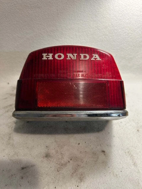 CB750K 1979 luz trasera con soporte 33700-415-672 84700425000 Foto 1 de 4