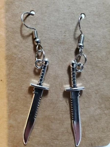 Orecchini Emo SPADA COLTELLO - Foto 1 di 1