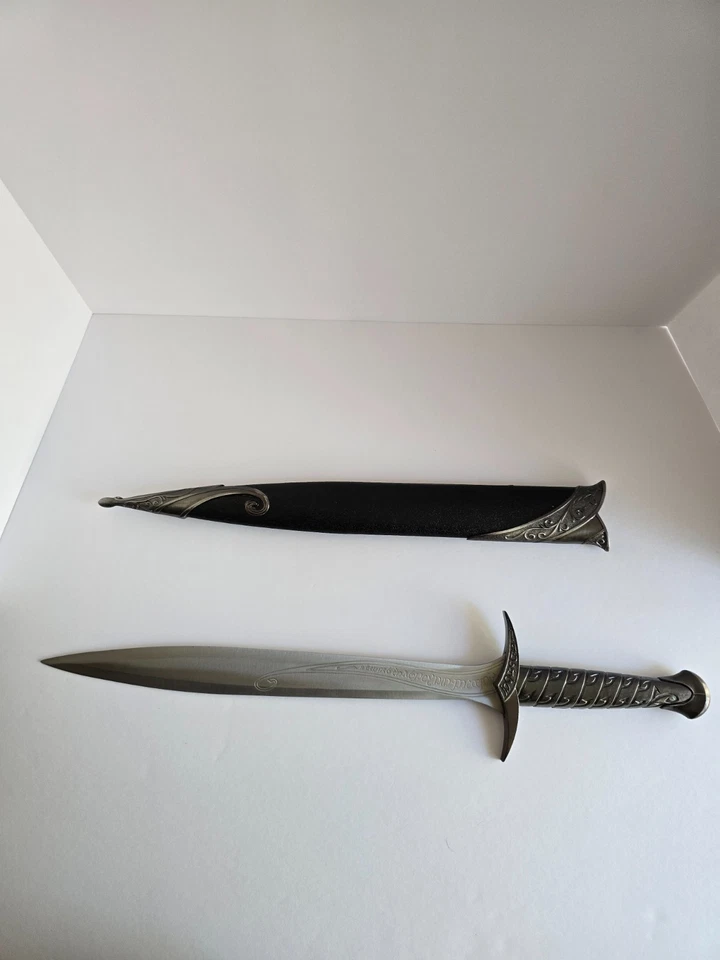 Lord of the Rings Sting Sword w/ Scabbard – 24” Full Metal Blade - Image 1 of 4