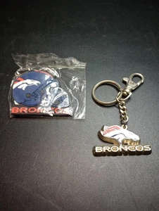 Vintage New Lot Of 2 Denver Broncos Snap Hook Keychain and Magnet NFL Football - Picture 1 of 6
