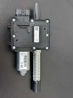 Genuine ACDelco Electronic Parking Brake Control Module Assembly 13582928 - Image 1 of 4