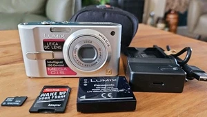 Panasonic LUMIX DMC-FX10 6.0MP Digital Camera Silver with charger + 4GB SD card. - Picture 1 of 10