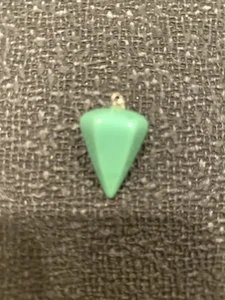 VINTAGE HIGH END*RARE*AMAZINGLY GORGEOUS GREEN JADE WATERDROP SHAPE PENDANT!! - Picture 1 of 1