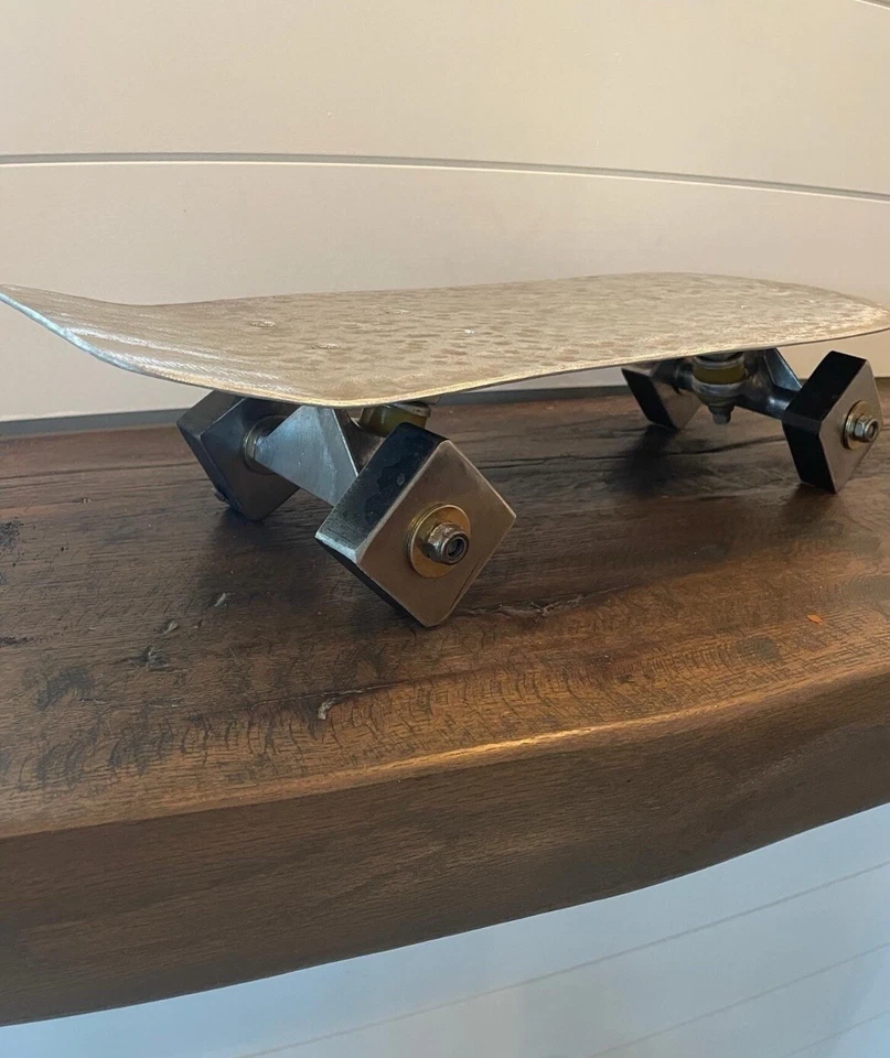 Misfit Skateboard Steel Art Foto 1 de 4