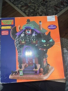 Spooky Town LEMAX Meow Mansion 2021 # 15730 (T-17) - Bild 1 von 16